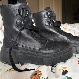 Sorel Black Leather Lace-Up Boots